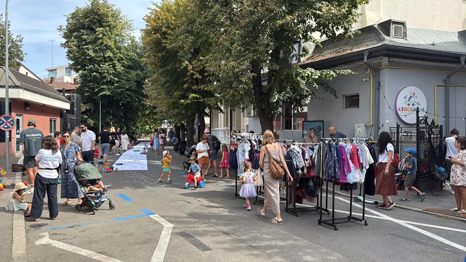 Haine pentru copii pregătite pentru consignație la Kinderbazar